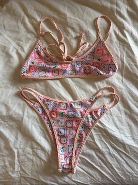 Kulani Kinis Citron Coast Bikini Set Small top Medium bottom NWOT